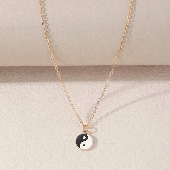n e w |  yin yang necklace ⭐️ - Picture 1 of 8